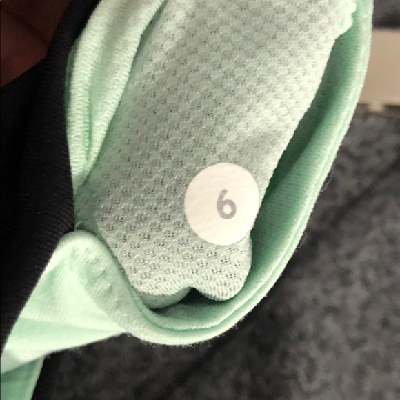 Lululemon Black and Gray Zip Pocket Running Pants - Picture 6 of 8